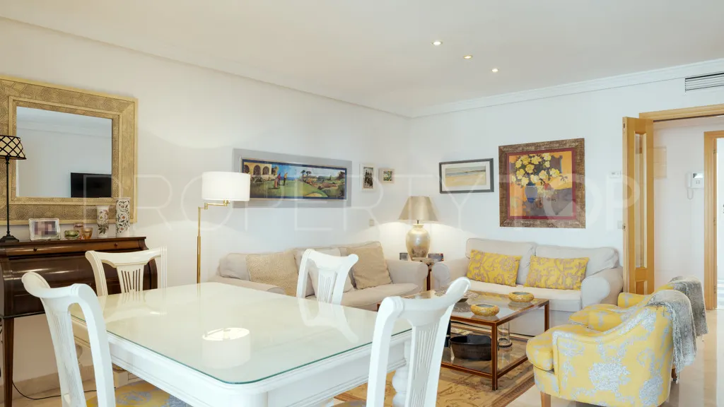 3 bedrooms Selwo apartment for sale