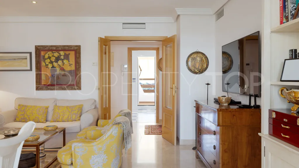 3 bedrooms Selwo apartment for sale