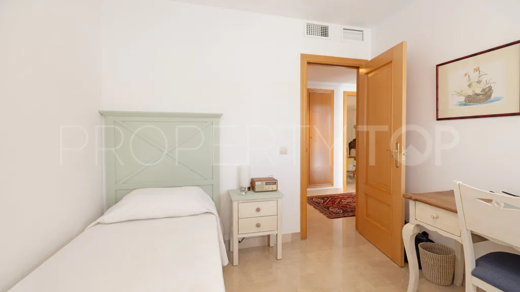 3 bedrooms Selwo apartment for sale