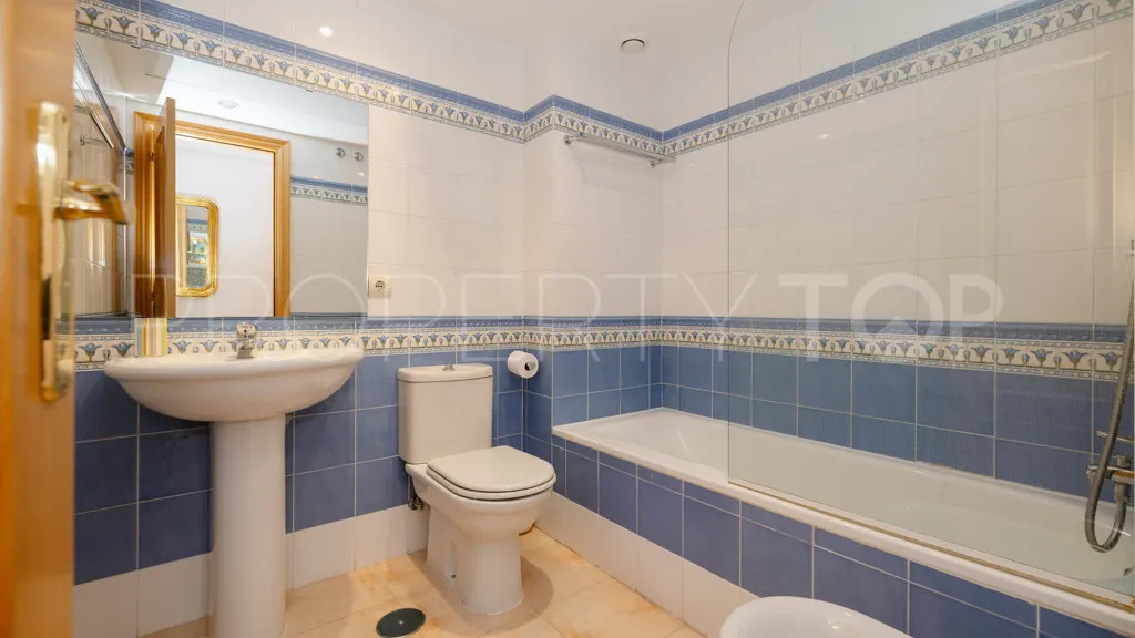 3 bedrooms Selwo apartment for sale