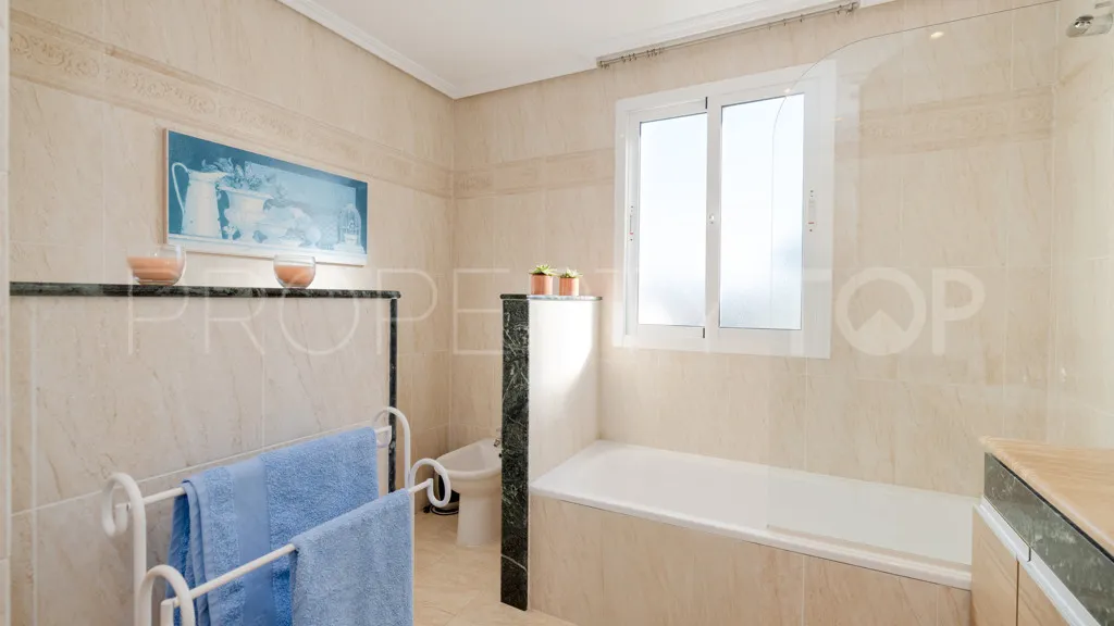 3 bedrooms Selwo apartment for sale