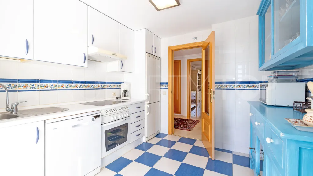 3 bedrooms Selwo apartment for sale