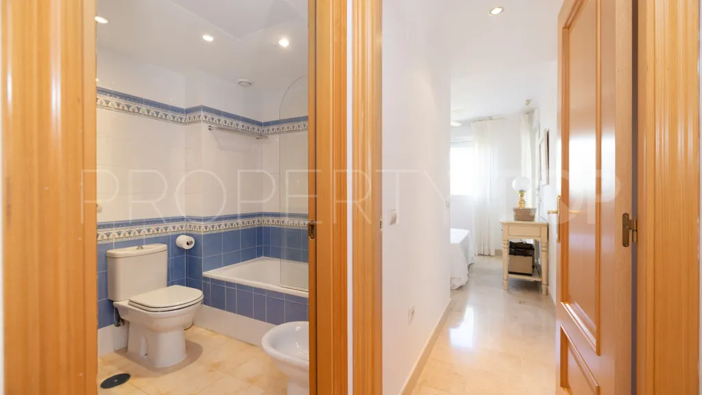 3 bedrooms Selwo apartment for sale