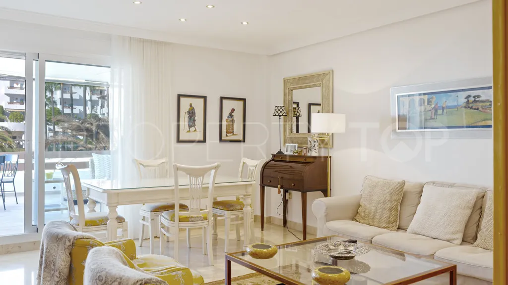 3 bedrooms Selwo apartment for sale