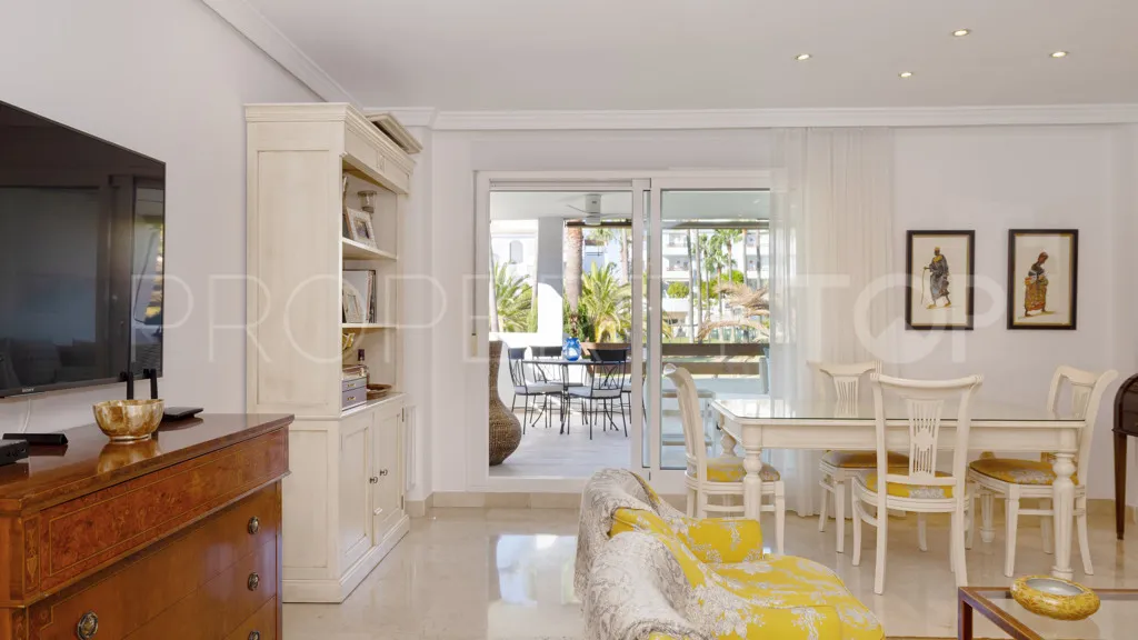 3 bedrooms Selwo apartment for sale
