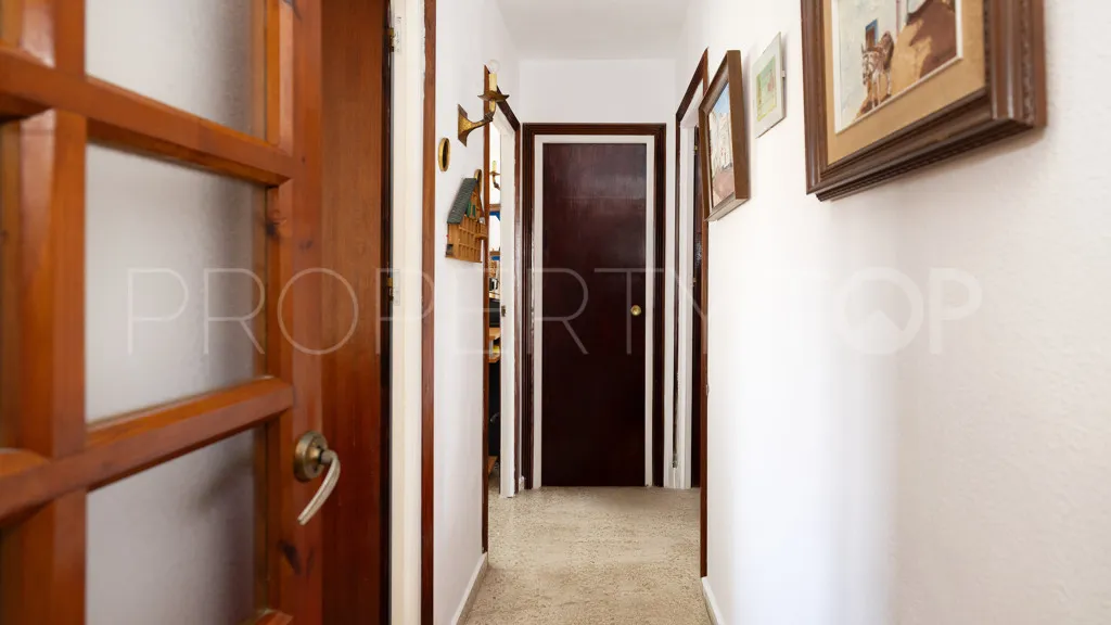 Se vende apartamento en Estepona Puerto con 3 dormitorios