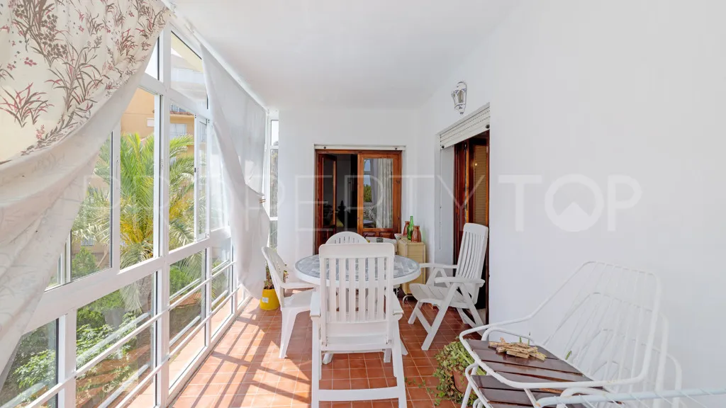 Se vende apartamento en Estepona Puerto con 3 dormitorios