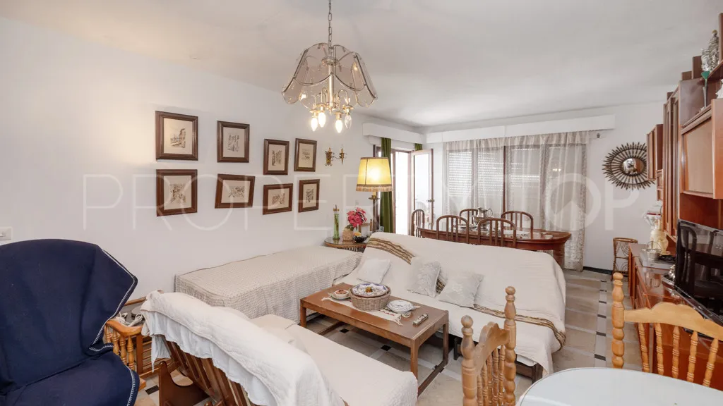 Se vende apartamento en Estepona Puerto con 3 dormitorios