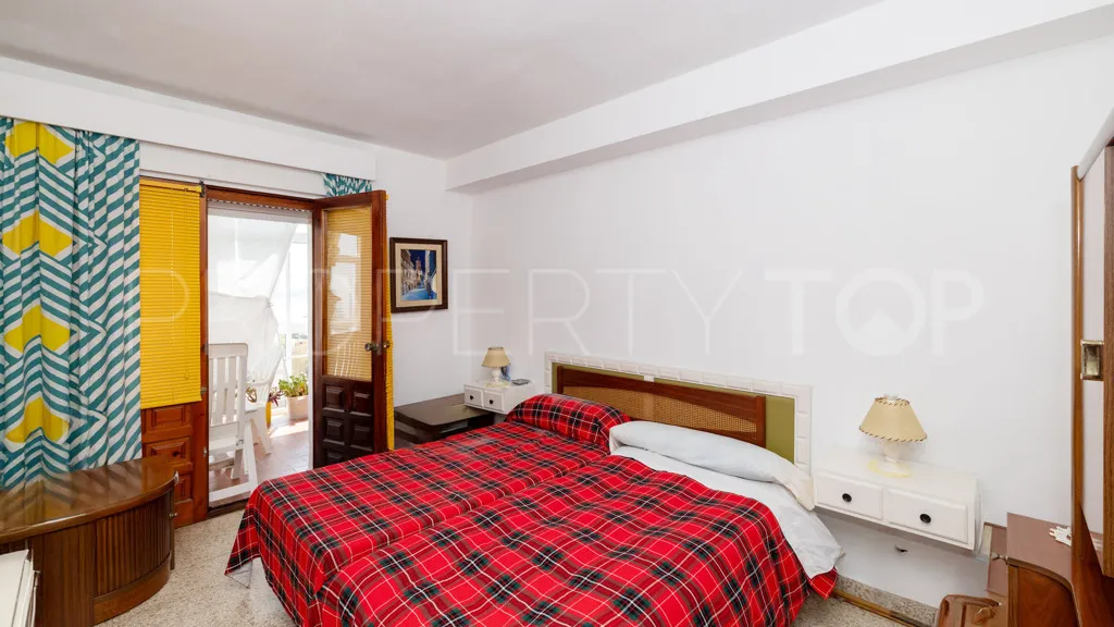 Se vende apartamento en Estepona Puerto con 3 dormitorios