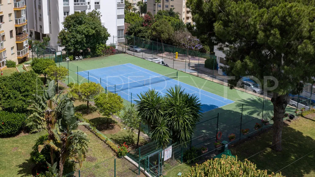 Se vende apartamento en Estepona Puerto con 3 dormitorios