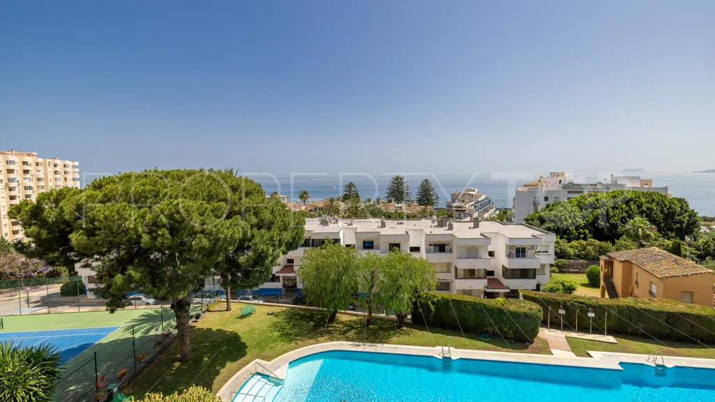 Se vende apartamento en Estepona Puerto con 3 dormitorios