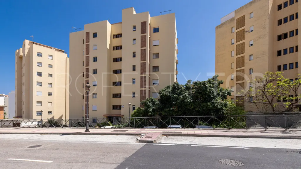Se vende apartamento en Estepona Puerto con 3 dormitorios