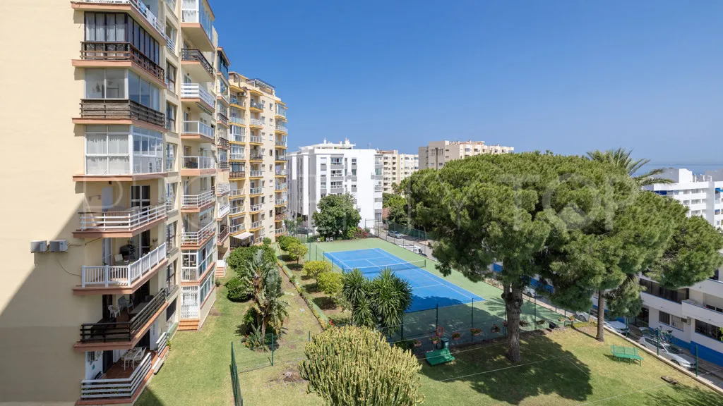 Se vende apartamento en Estepona Puerto con 3 dormitorios