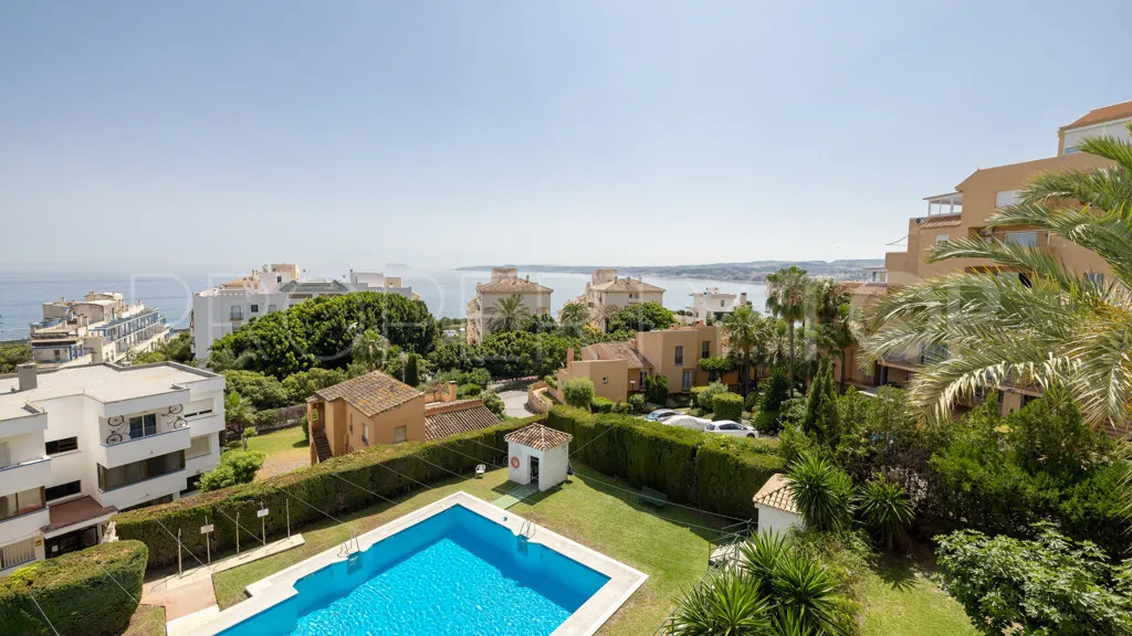 Se vende apartamento en Estepona Puerto con 3 dormitorios