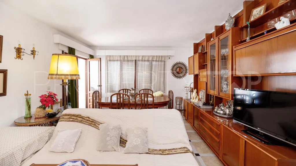 Se vende apartamento en Estepona Puerto con 3 dormitorios