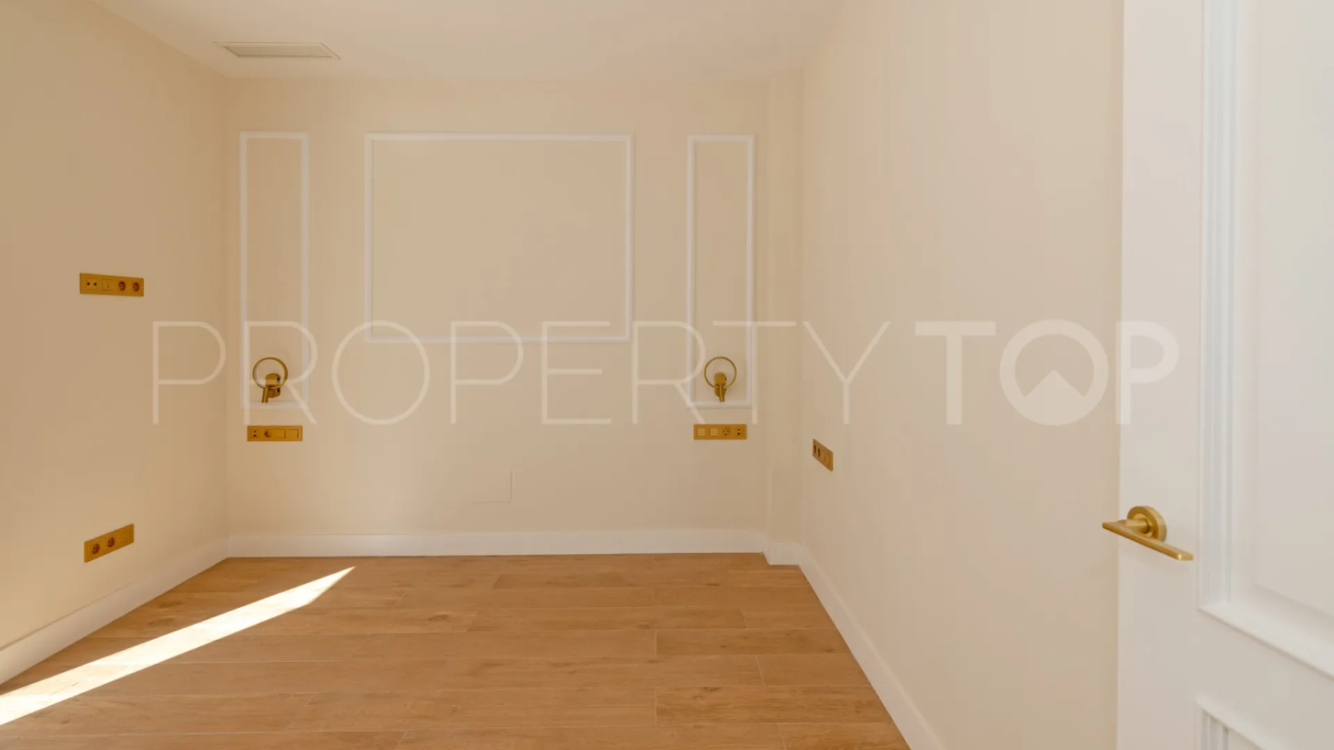 Estepona, edificio a la venta