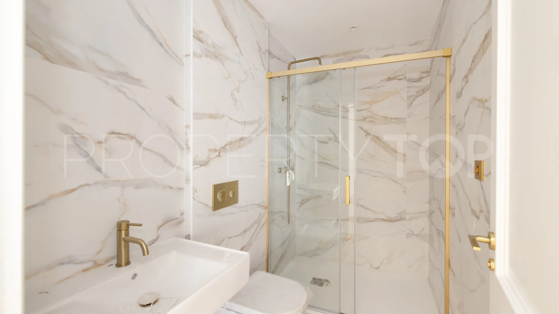 Estepona, edificio a la venta