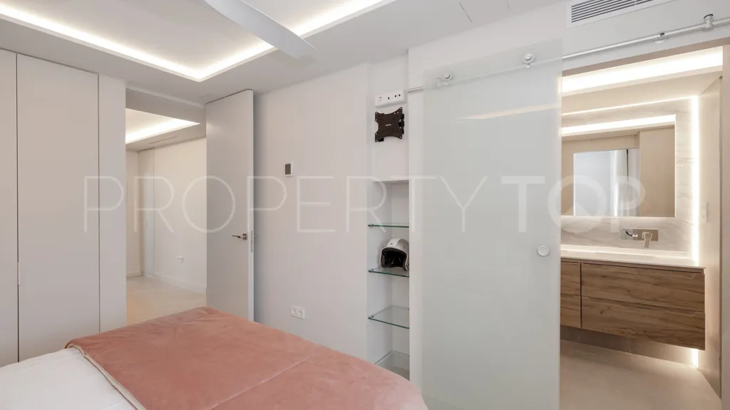 Apartamento de 3 dormitorios a la venta en Selwo