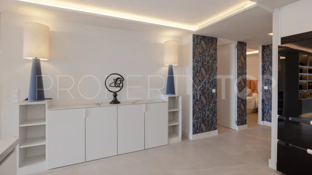 Apartamento de 3 dormitorios a la venta en Selwo