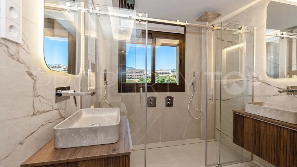 Apartamento de 3 dormitorios a la venta en Selwo