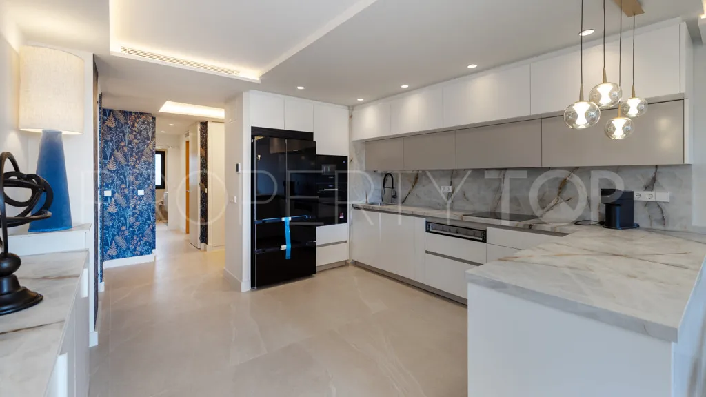 Apartamento de 3 dormitorios a la venta en Selwo