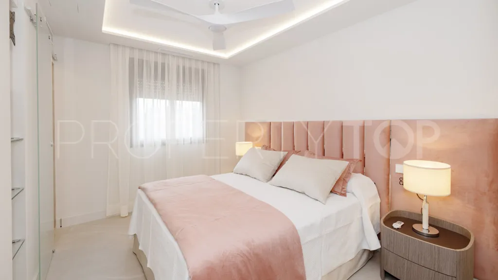 Apartamento de 3 dormitorios a la venta en Selwo
