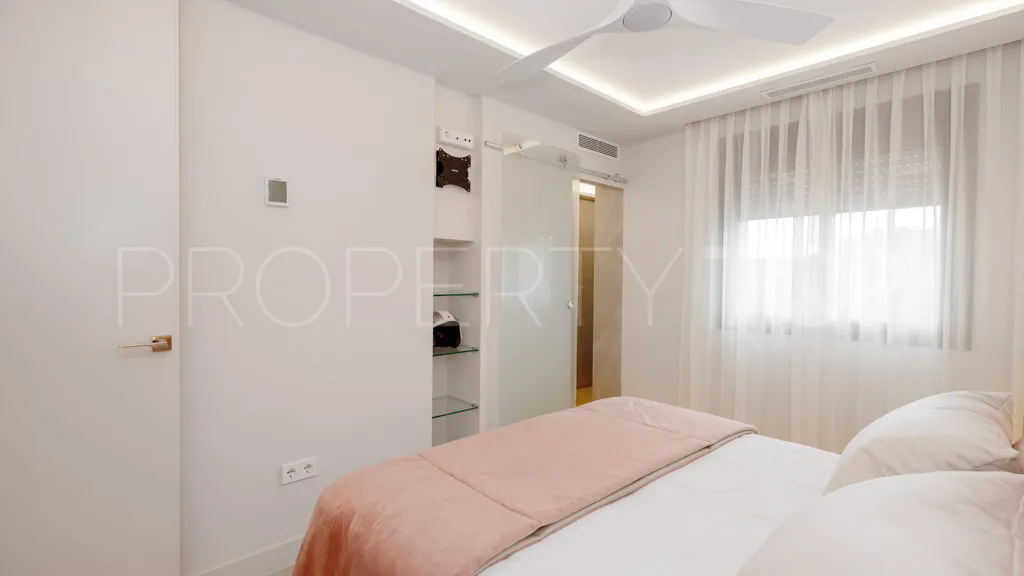Apartamento de 3 dormitorios a la venta en Selwo