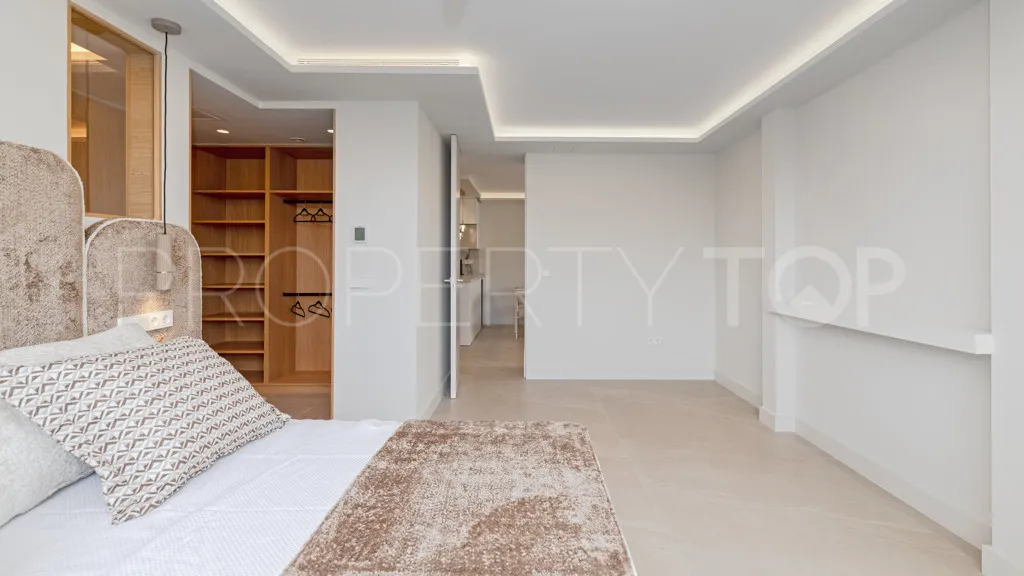 Apartamento de 3 dormitorios a la venta en Selwo