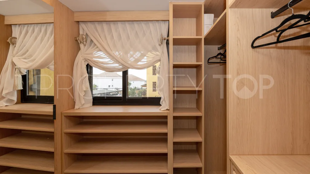 Apartamento de 3 dormitorios a la venta en Selwo