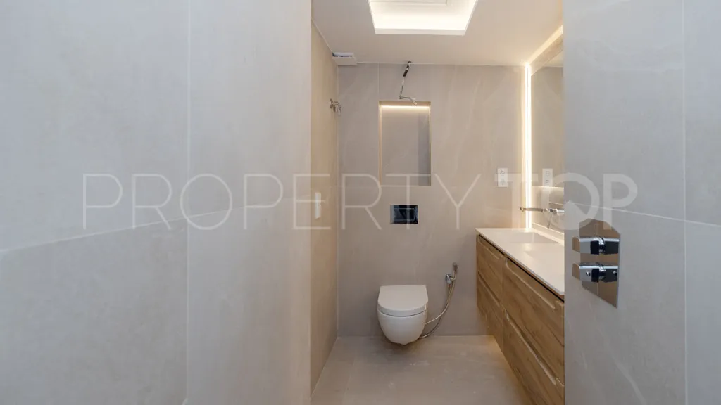 Apartamento de 3 dormitorios a la venta en Selwo