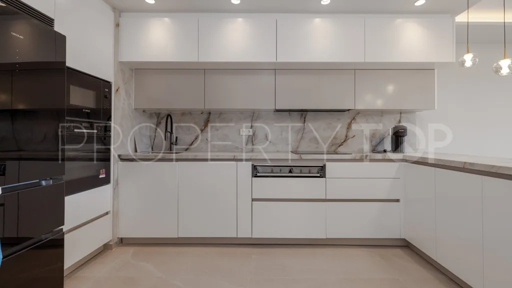 Apartamento de 3 dormitorios a la venta en Selwo