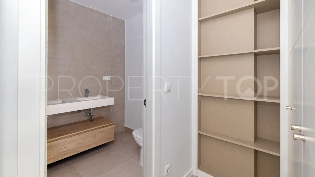 For sale apartment in Estepona with 2 bedrooms