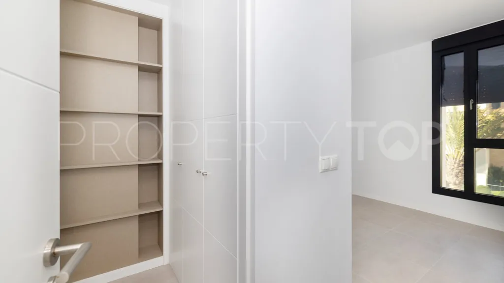 For sale apartment in Estepona with 2 bedrooms