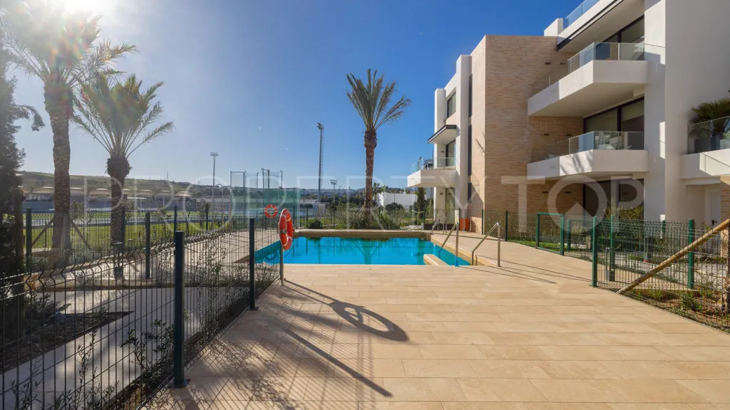 For sale apartment in Estepona with 2 bedrooms