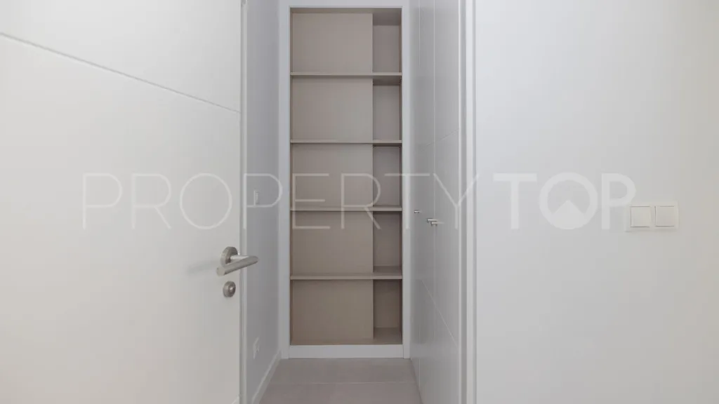 For sale apartment in Estepona with 2 bedrooms
