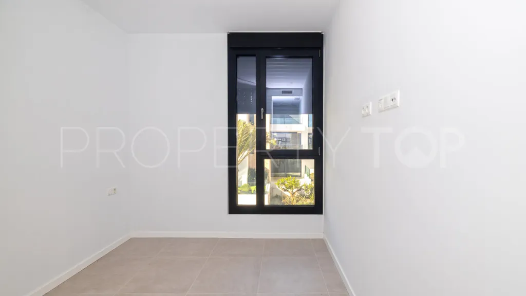 For sale apartment in Estepona with 2 bedrooms