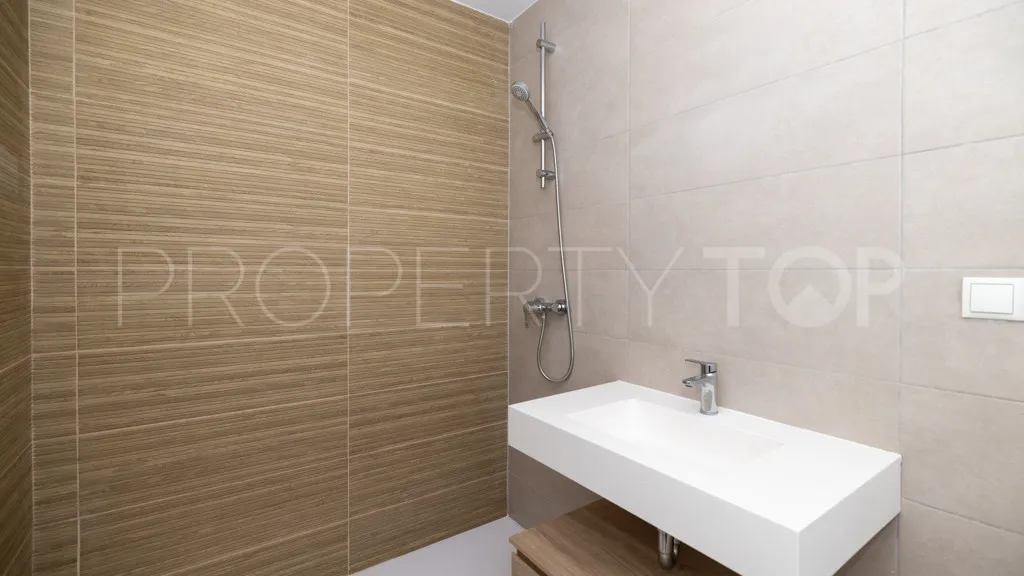 For sale apartment in Estepona with 2 bedrooms