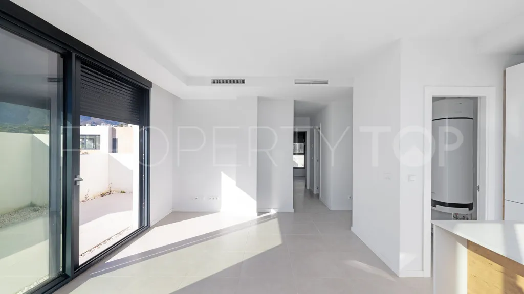 For sale apartment in Estepona with 2 bedrooms