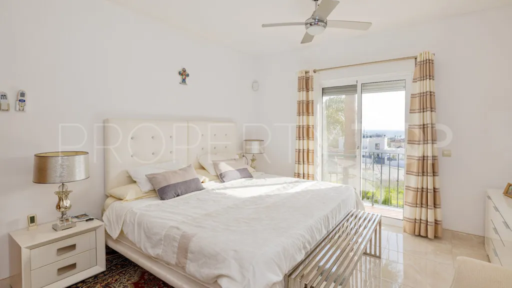 Buy Casares Playa chalet