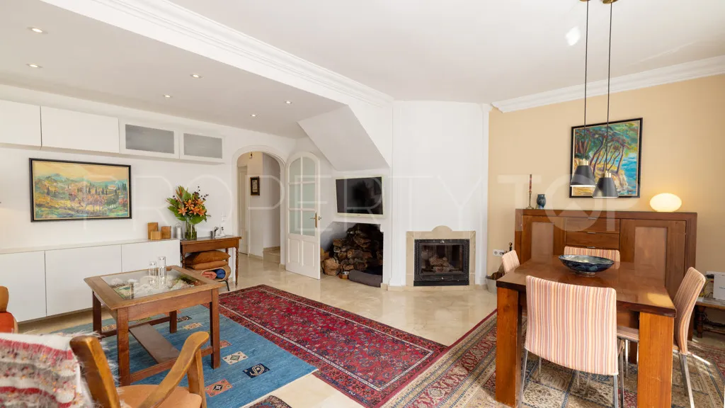 Chalet en venta en Estepona con 4 dormitorios