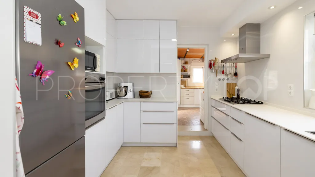 Chalet en venta en Estepona con 4 dormitorios