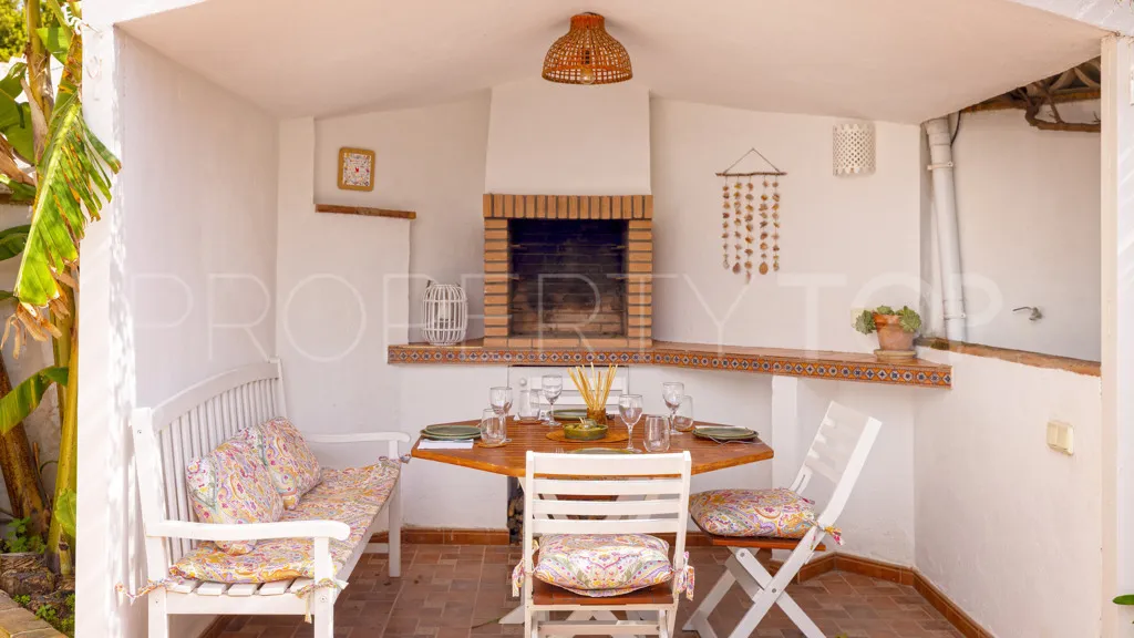 Chalet en venta en Estepona con 4 dormitorios