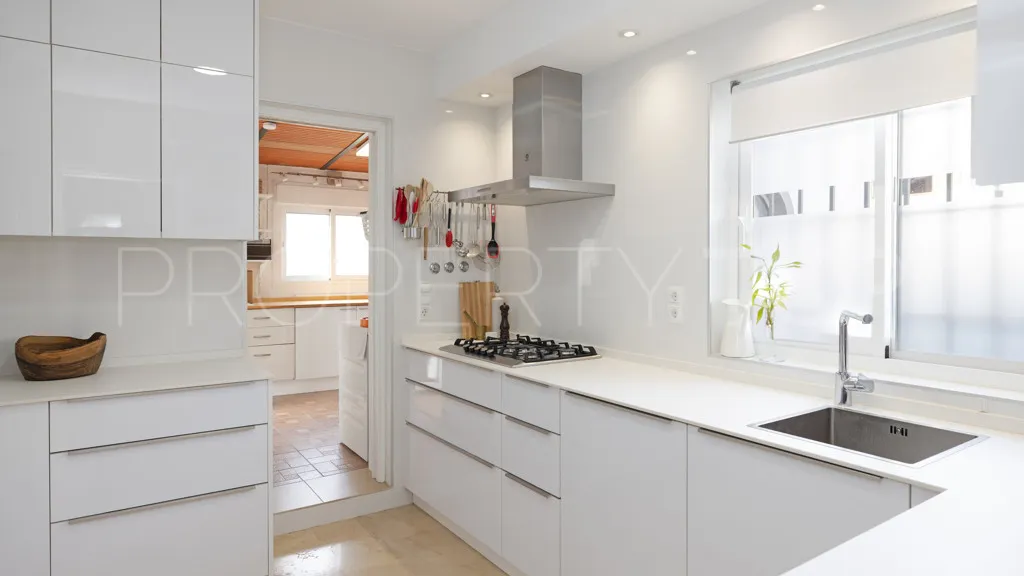 Chalet en venta en Estepona con 4 dormitorios