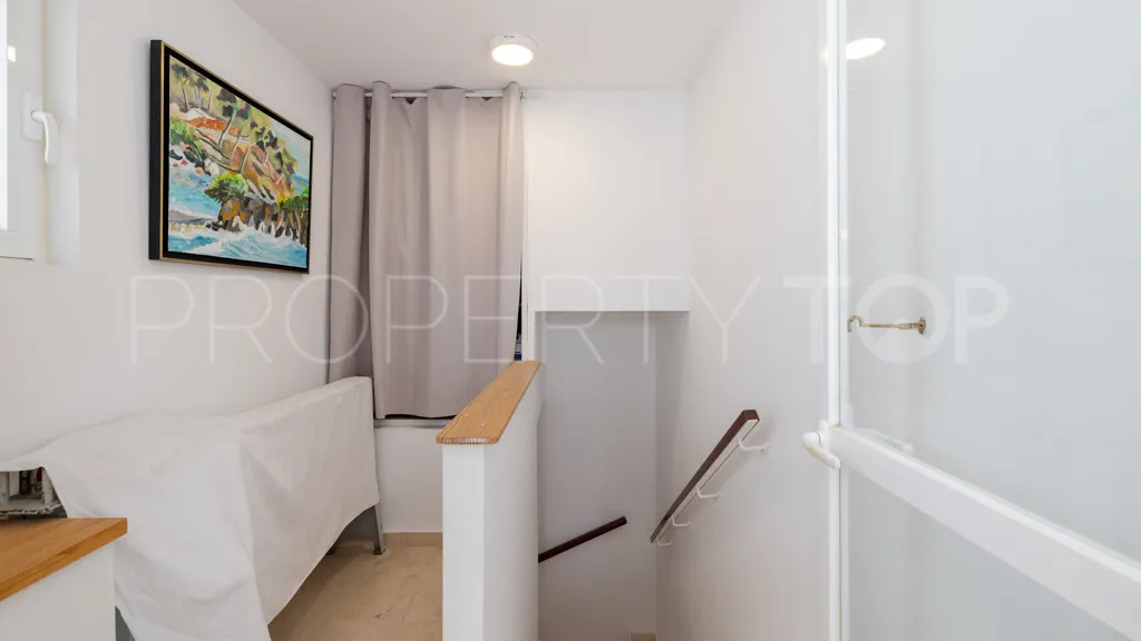 Chalet en venta en Estepona con 4 dormitorios
