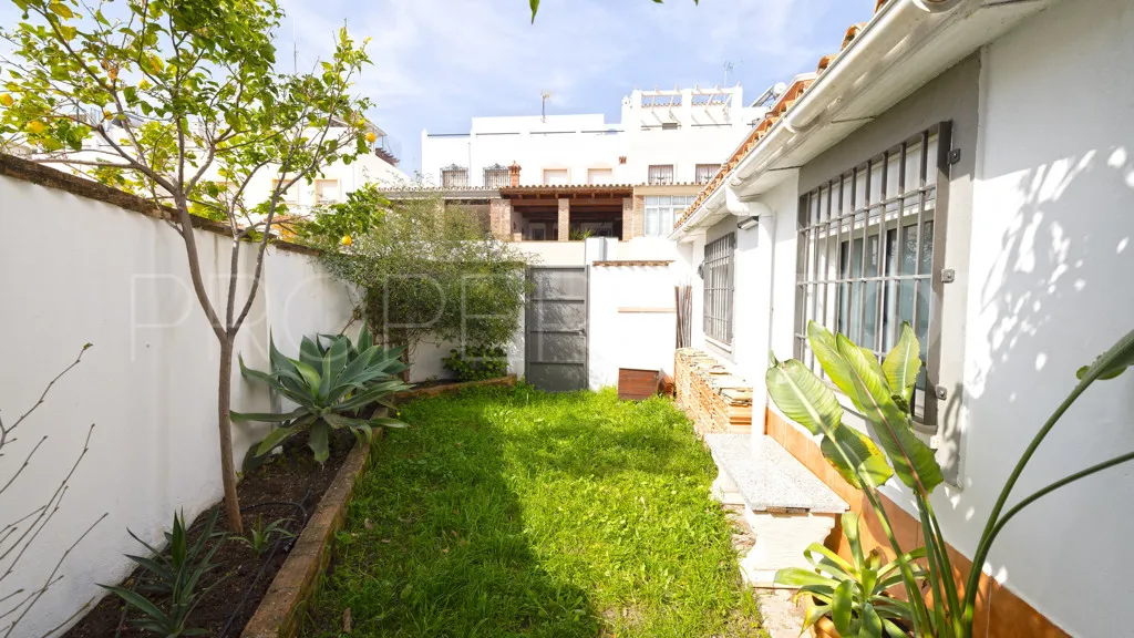 Chalet en venta en Estepona con 4 dormitorios