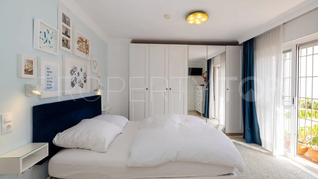 Chalet en venta en Estepona con 4 dormitorios
