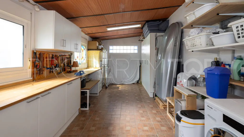 Chalet en venta en Estepona con 4 dormitorios