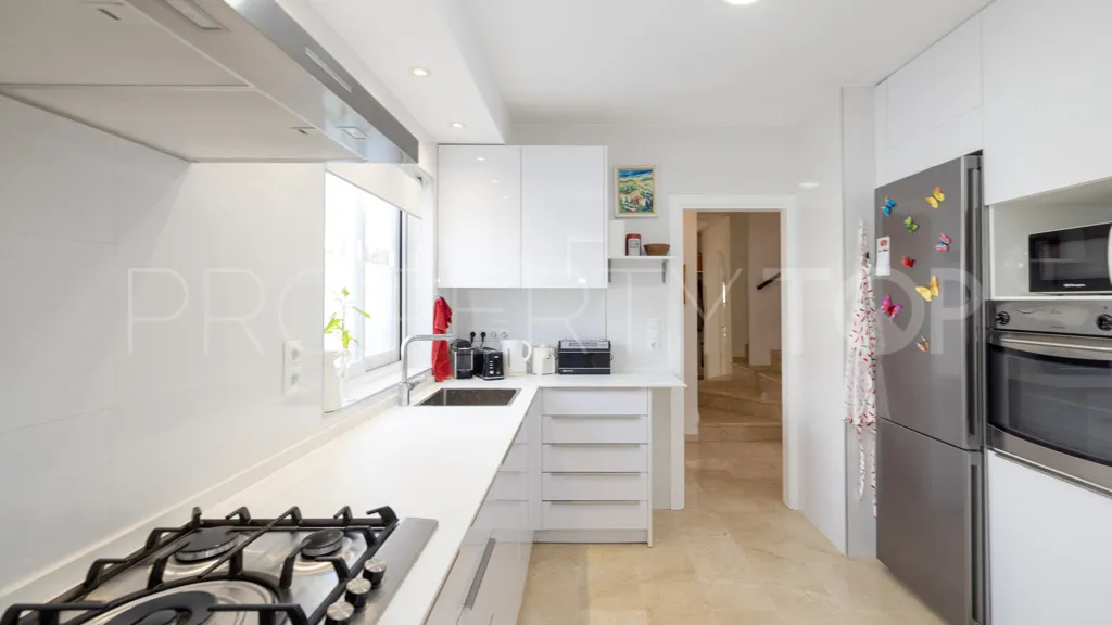 Chalet en venta en Estepona con 4 dormitorios
