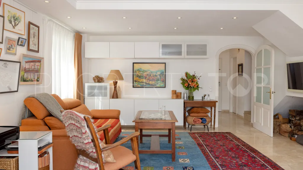 Chalet en venta en Estepona con 4 dormitorios