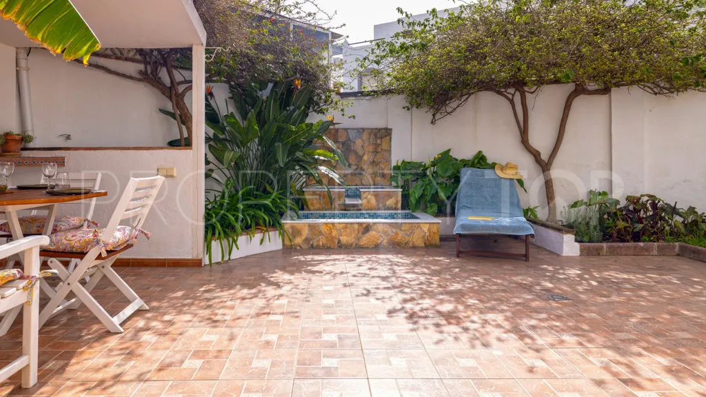 Chalet en venta en Estepona con 4 dormitorios